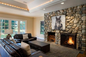 Gimlet Family Home Close to Lift with Hot Tub!